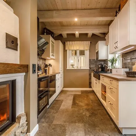 Dom wakacyjny Landhaus-zum-wieseneck *